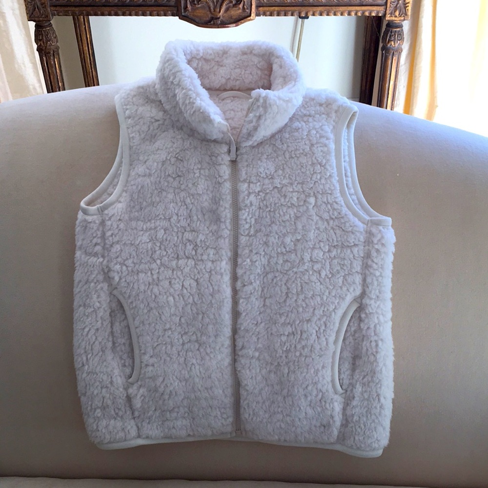 NWOT Girls Uniglo Vest